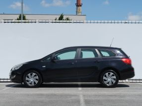 Opel Astra - 2011