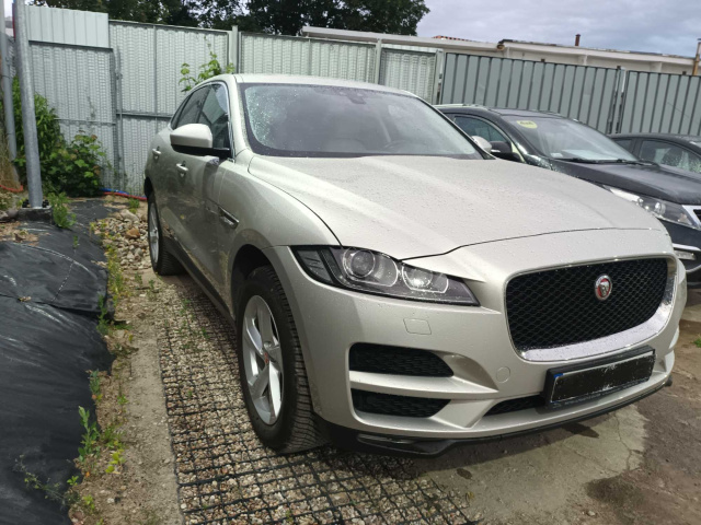 Jaguar F-Pace 2016