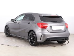 Mercedes-Benz A - 2015