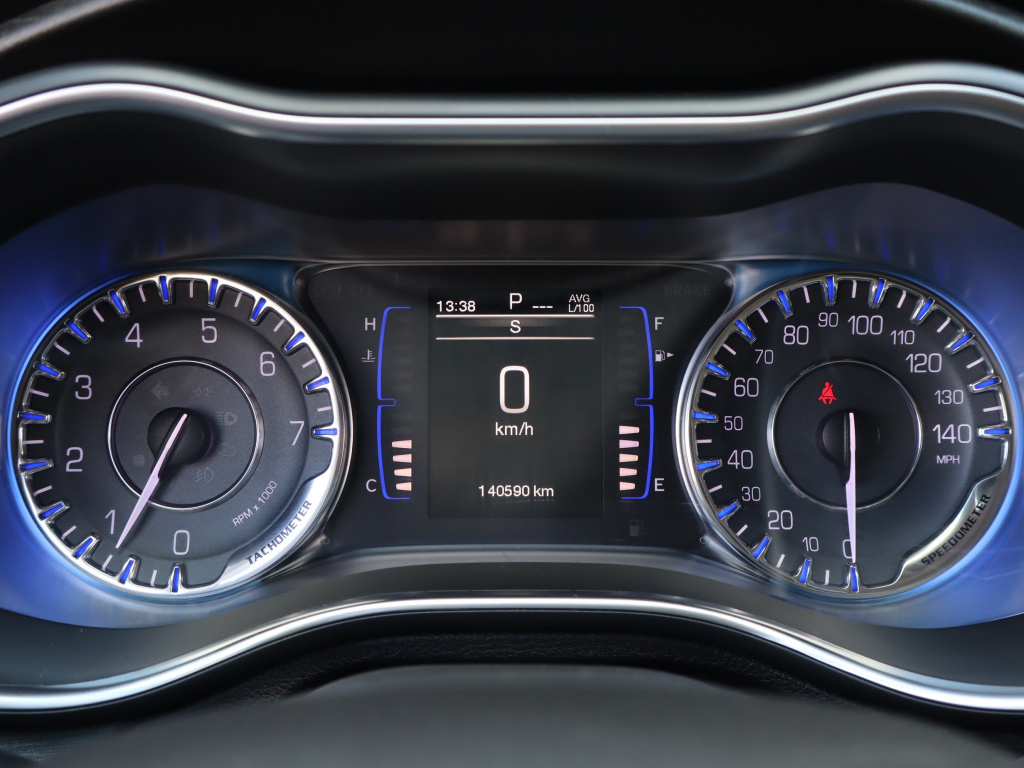 Chrysler 200