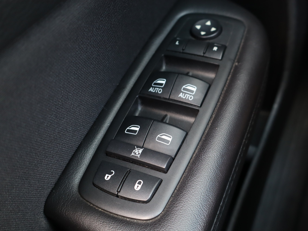 Chrysler 200