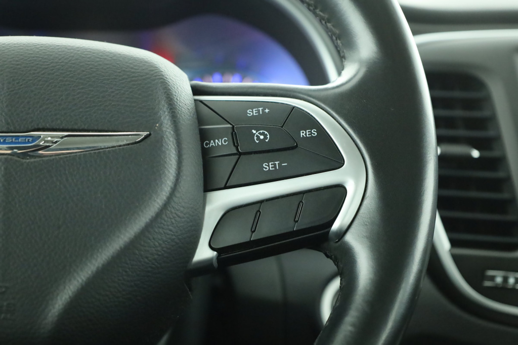 Chrysler 200