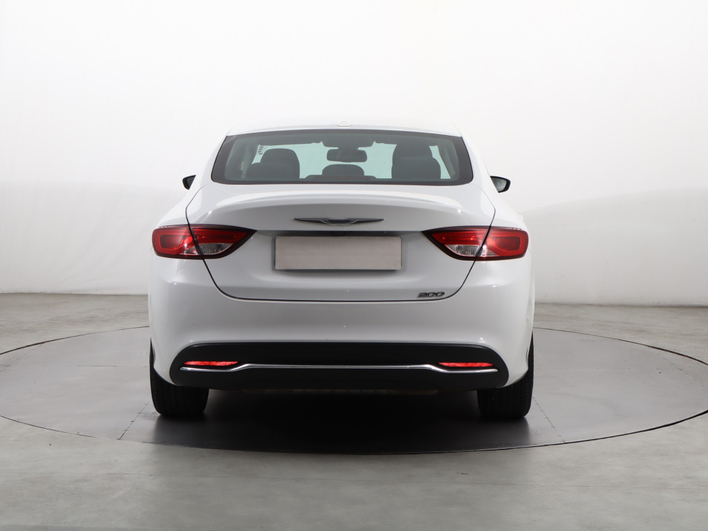 Chrysler 200