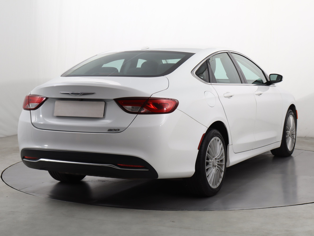 Chrysler 200