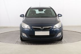 Opel Astra - 2011