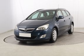Opel Astra - 2011