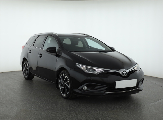 Toyota Auris 2016
