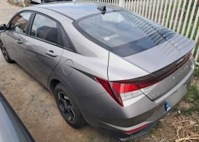 Hyundai Elantra - 2021