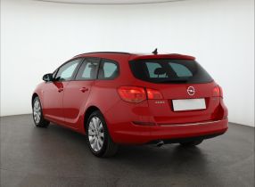 Opel Astra - 2012