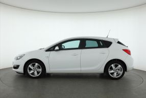 Opel Astra - 2013