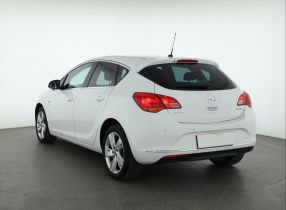Opel Astra - 2013