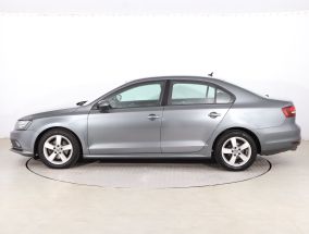 Volkswagen Jetta - 2016