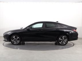 Hyundai Elantra - 2021