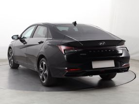 Hyundai Elantra - 2021