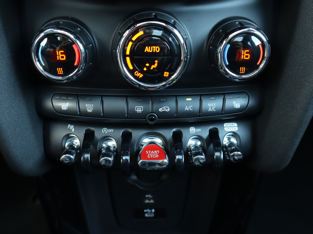 MINI 3-door