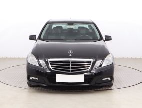 Mercedes-Benz E - 2010