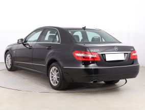 Mercedes-Benz E - 2010