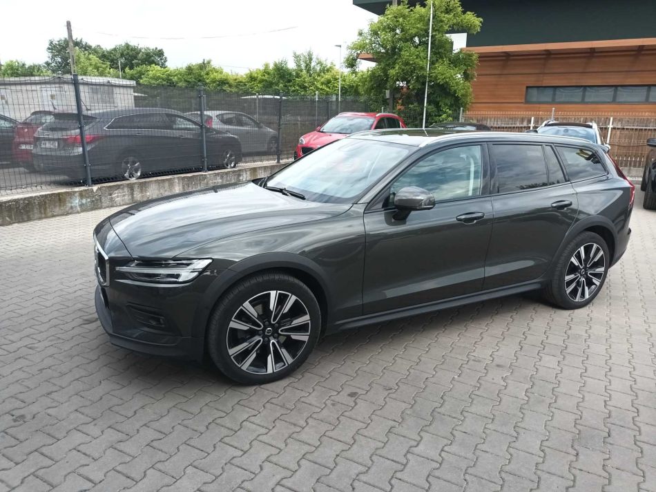 Volvo V60 Cross Country - 2021