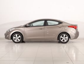 Hyundai Elantra - 2012