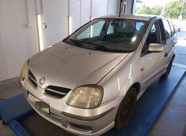 Nissan Almera Tino 2003