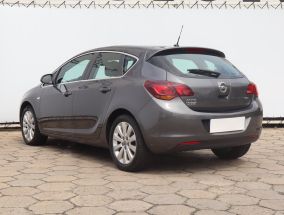 Opel Astra - 2011