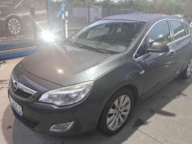 Opel Astra 2011