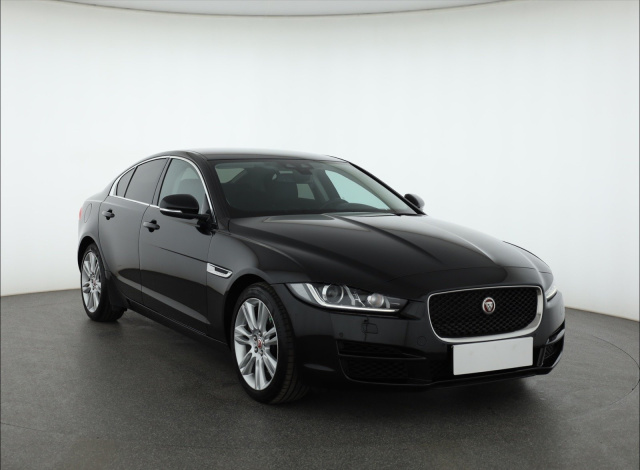 Jaguar XE 2018
