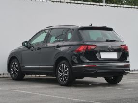 Volkswagen Tiguan - 2021