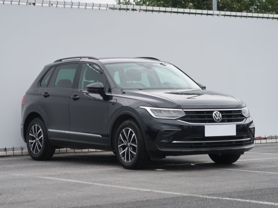Volkswagen Tiguan - 2021
