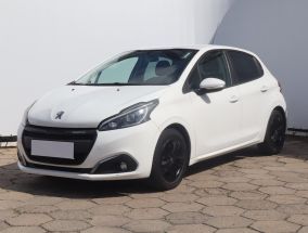 Peugeot 208 - 2015