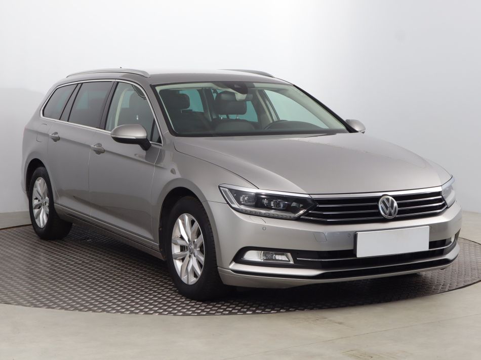 Volkswagen Passat - 2015