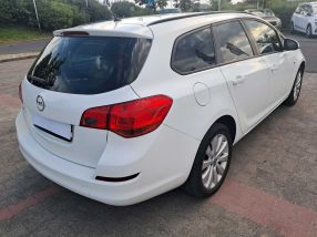 Opel Astra - 2011