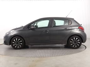 Peugeot 208 - 2015
