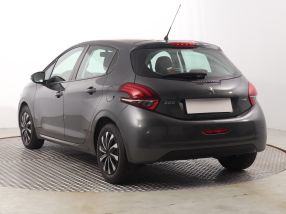 Peugeot 208 - 2015