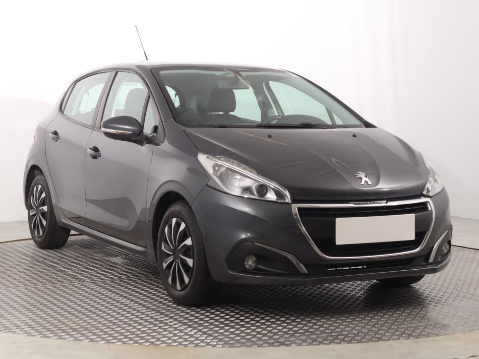 Peugeot 208 - 2015