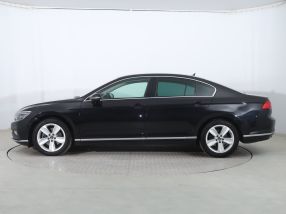 Volkswagen Passat - 2021