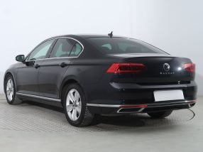 Volkswagen Passat - 2021