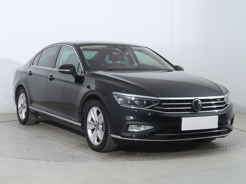 Volkswagen Passat - 2021