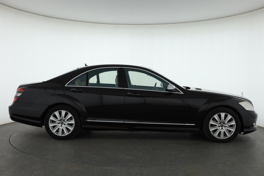 Mercedes-Benz S