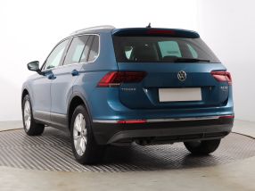 Volkswagen Tiguan - 2016