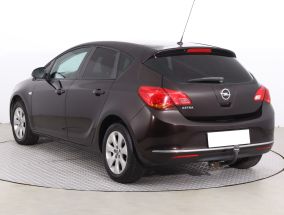 Opel Astra - 2013