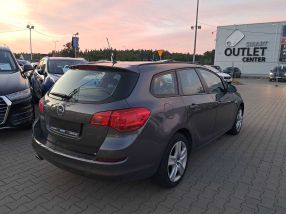Opel Astra - 2011