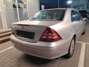 Mercedes-Benz C - 2004