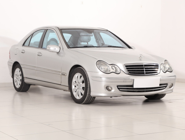 Mercedes-Benz C 2004