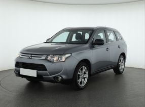 Mitsubishi Outlander - 2014