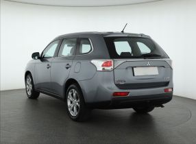 Mitsubishi Outlander - 2014
