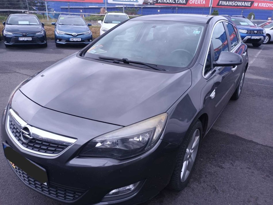 Opel Astra - 2012
