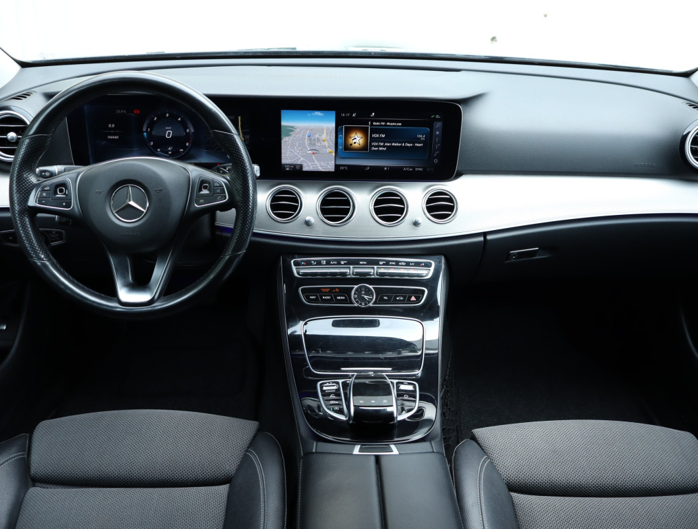 Mercedes-Benz E