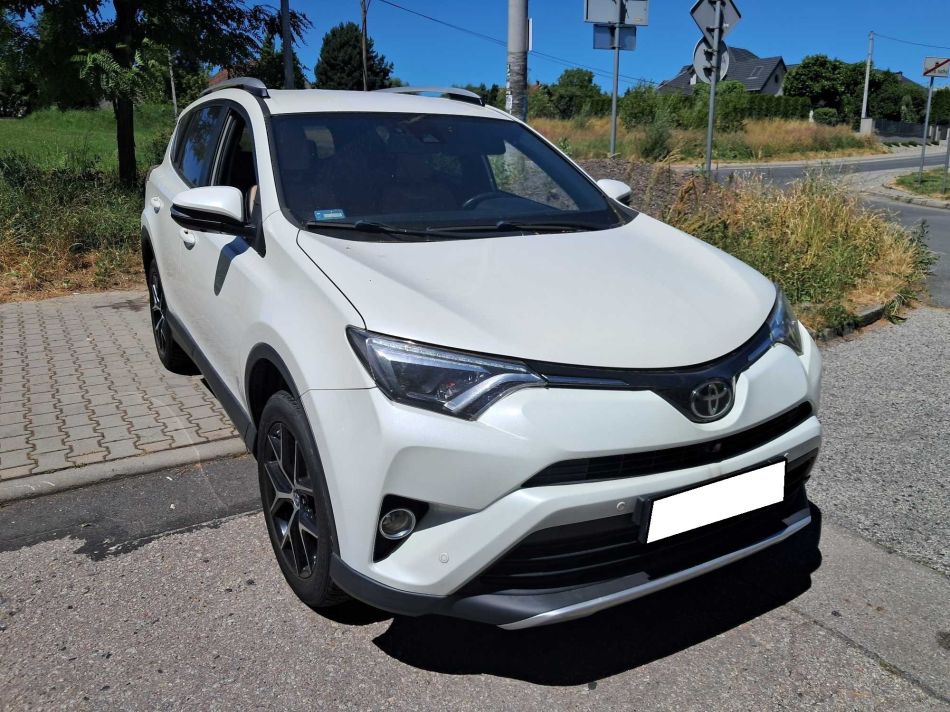 Toyota RAV 4 - 2016