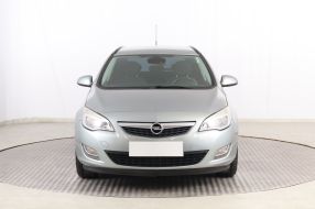 Opel Astra - 2011